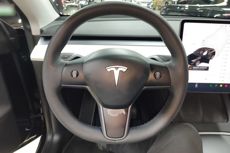 Used Tesla Model Y 2021 Standard Range Rear-Wheel Drive Version Steering Wheel