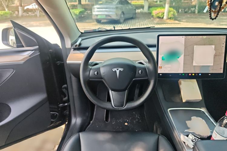 Used Tesla Model Y 2021 Standard Range Rear-Wheel Drive Version Steering Wheel