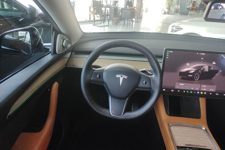 Used Tesla Model Y 2021 Long-Range All-Wheel-Drive Version 3D7 Steering Wheel