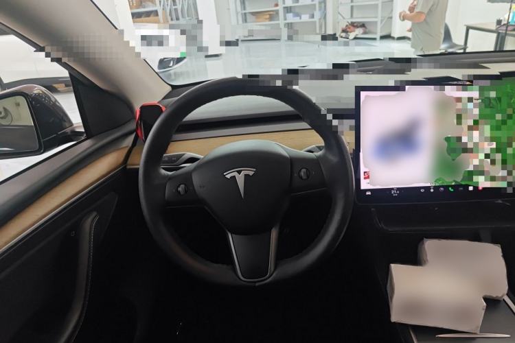 Used Tesla Model Y 2021 Long-Range All-Wheel-Drive Version Steering Wheel