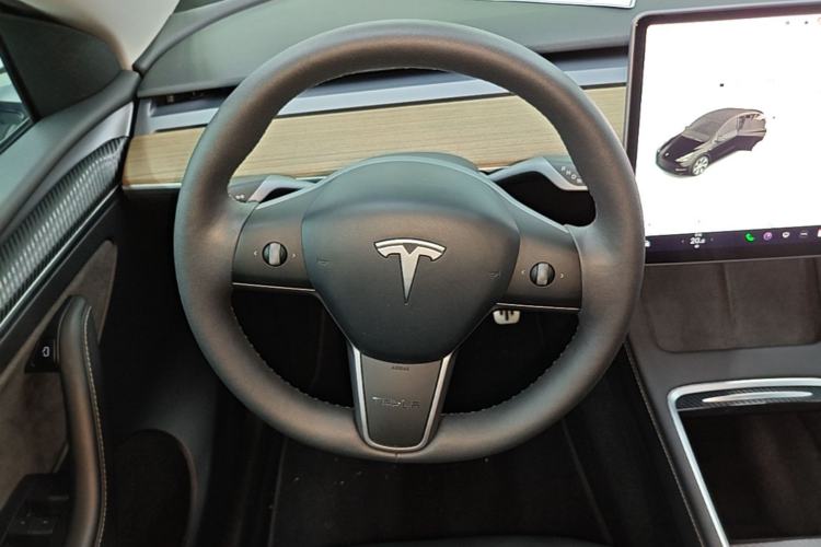 Used Tesla Model Y 2021 Long-Range All-Wheel-Drive Version 3D7 Steering Wheel