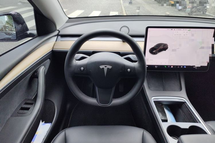 Used Tesla Model Y 2021 Standard Range Rear-Wheel Drive Version Steering Wheel