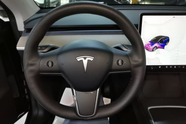 Used Tesla Model Y 2021 Long-Range All-Wheel-Drive Version 3D7 Steering Wheel