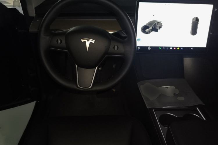 Used Tesla Model Y 2021 Long-Range All-Wheel-Drive Version Steering Wheel
