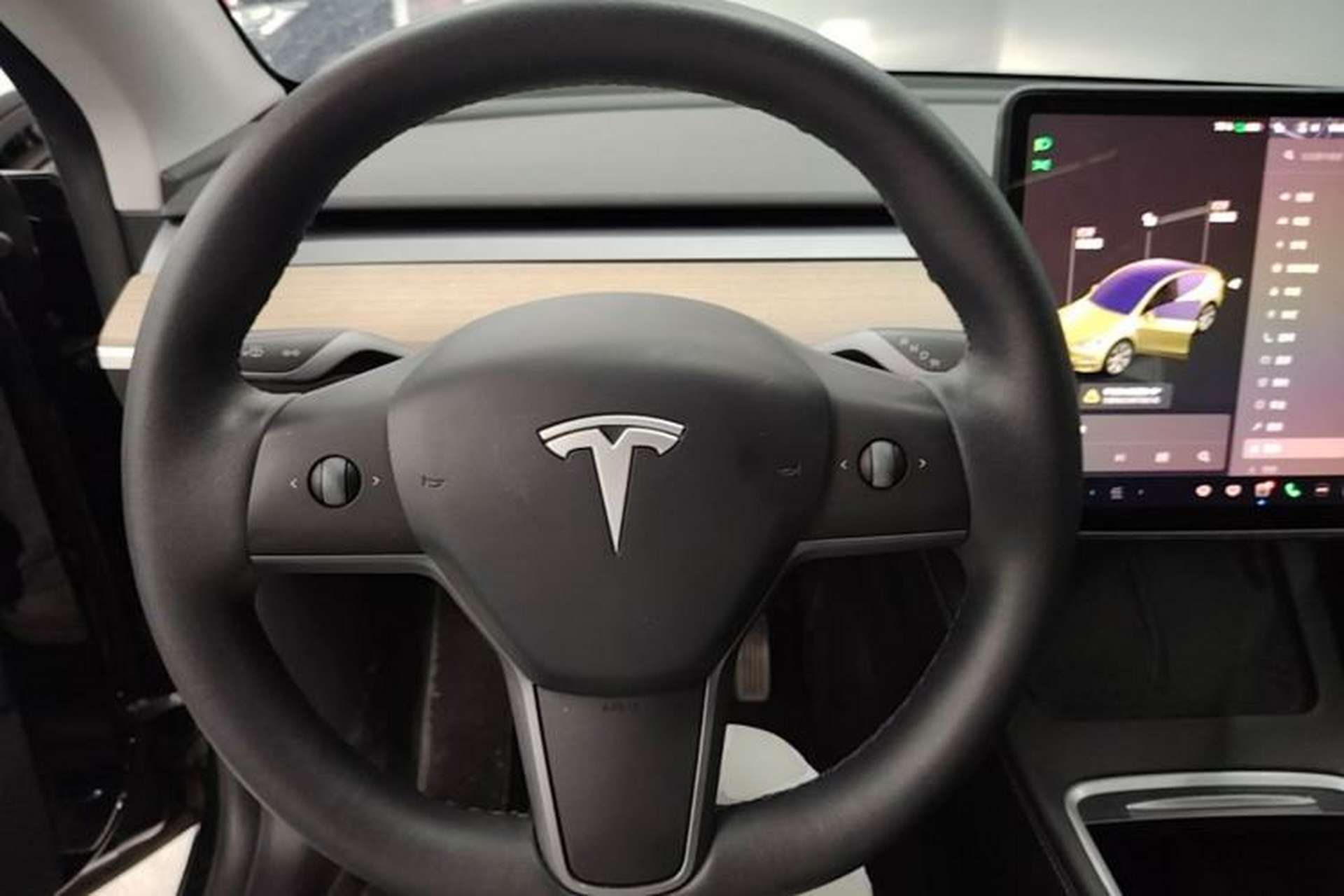 Used Tesla Model Y 2021 Standard Range Rear-Wheel Drive Version Steering Wheel