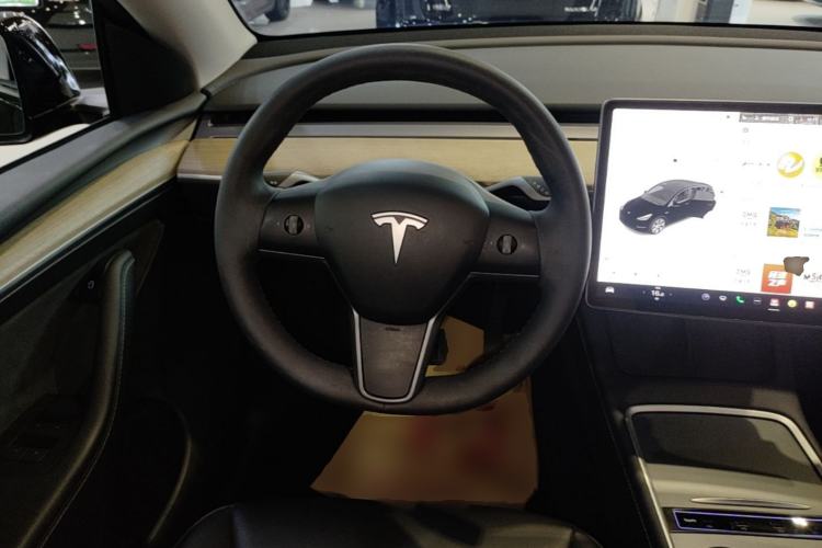 Used Tesla Model Y 2021 Standard Range Rear-Wheel Drive Version Steering Wheel