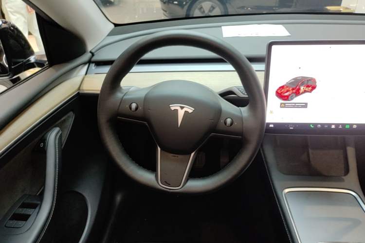 Used Tesla Model Y 2021 Standard Range Rear-Wheel Drive Version Steering Wheel