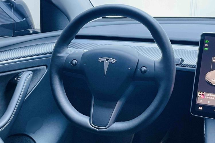Used Tesla Model Y 2021 Standard Range Rear-Wheel Drive Version Steering Wheel