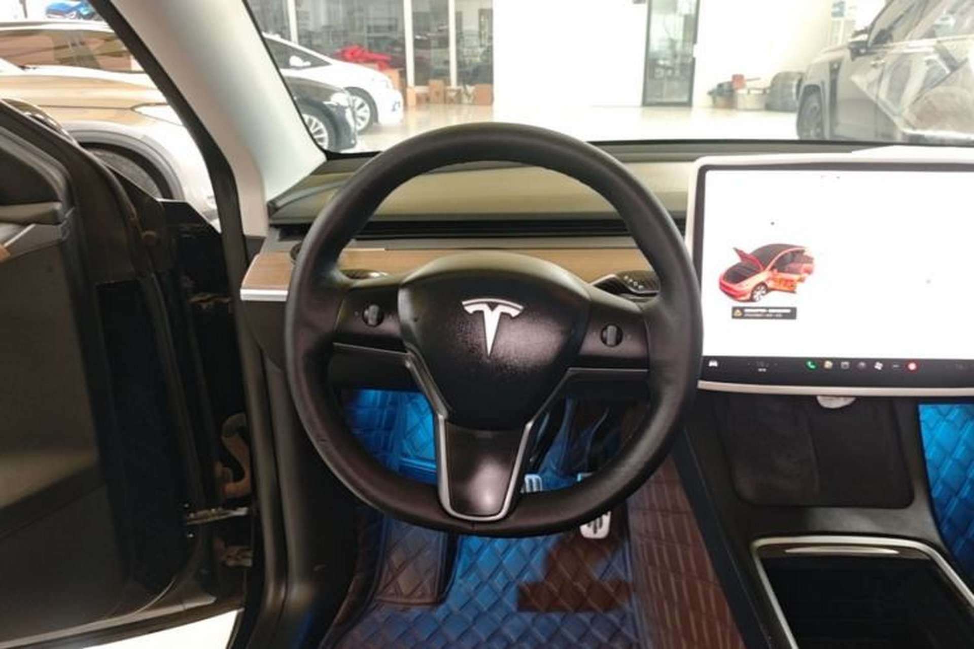 Used Tesla Model Y 2021 Standard Range Rear-Wheel Drive Version Steering Wheel