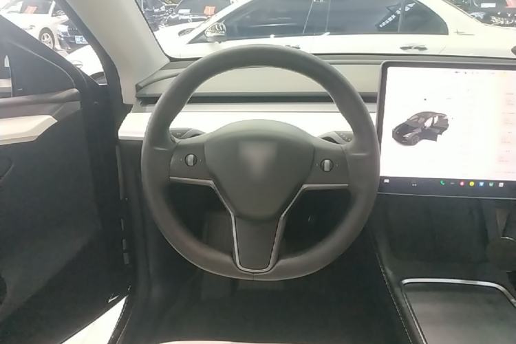 Used Tesla Model Y 2021 Long-Range All-Wheel-Drive Version 3D7 Steering Wheel