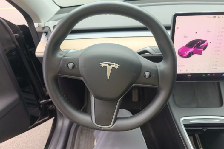 Used Tesla Model Y 2021 Standard Range Rear-Wheel Drive Version Steering Wheel