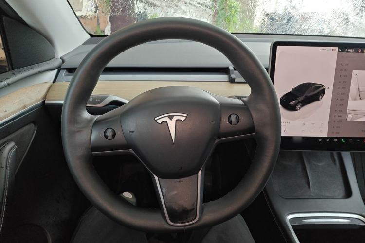 Used Tesla Model Y 2021 Revised Version 2 Long-Range All-Wheel-Drive Edition Steering Wheel