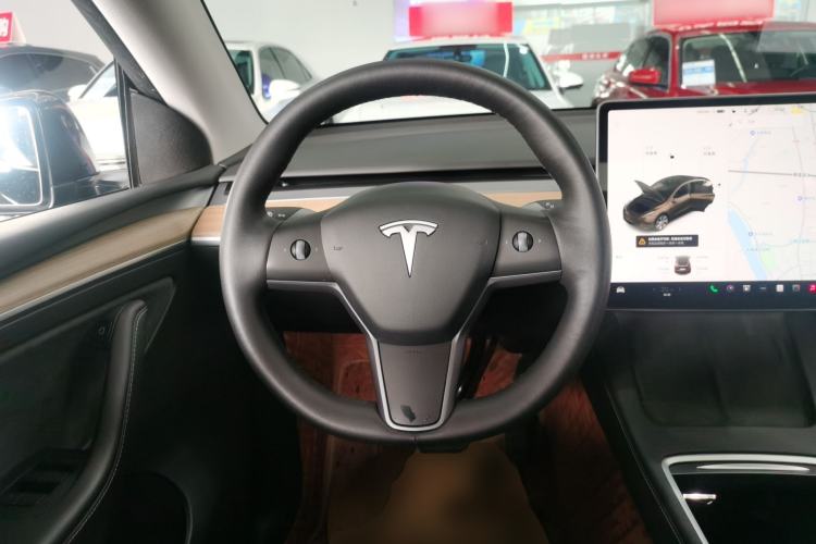 Used Tesla Model Y 2021 Standard Range Rear-Wheel Drive Version Steering Wheel