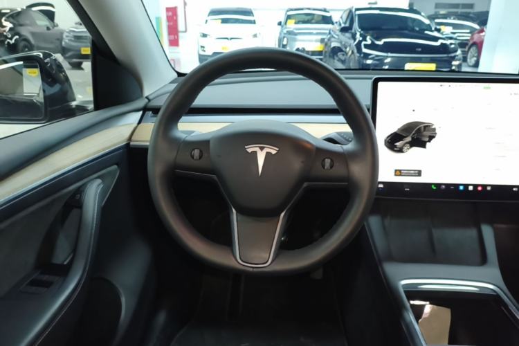 Used Tesla Model Y 2021 Standard Range Rear-Wheel Drive Version Steering Wheel