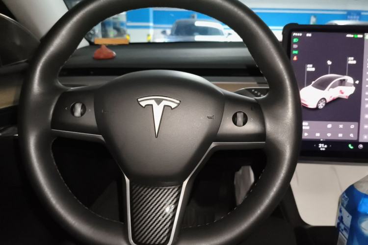 Used Tesla Model Y 2021 Standard Range Rear-Wheel Drive Version Steering Wheel