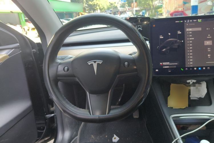 Used Tesla Model Y 2021 Standard Range Rear-Wheel Drive Version Steering Wheel