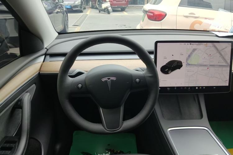 Used Tesla Model Y 2021 Long-Range All-Wheel-Drive Version 3D7 Steering Wheel