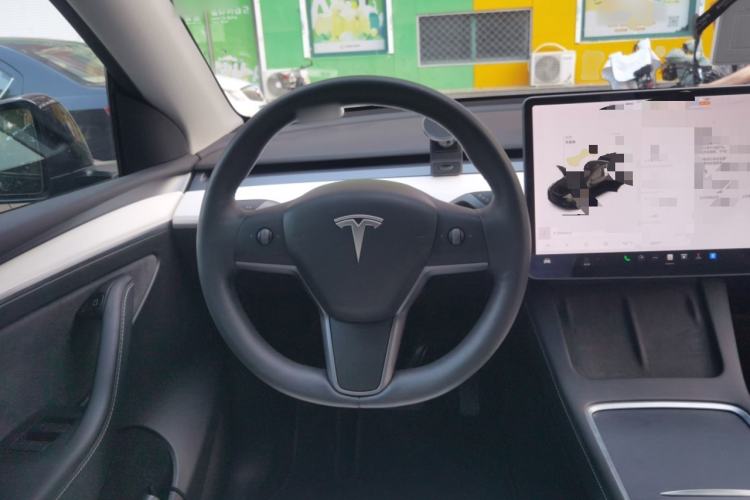 Used Tesla Model Y 2021 Standard Range Rear-Wheel Drive Version Steering Wheel
