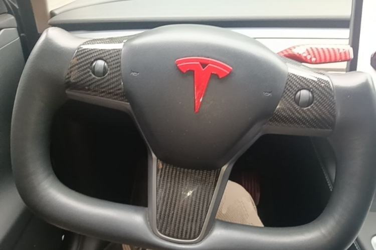 Used Tesla Model Y 2021 Standard Range Rear-Wheel Drive Version Steering Wheel