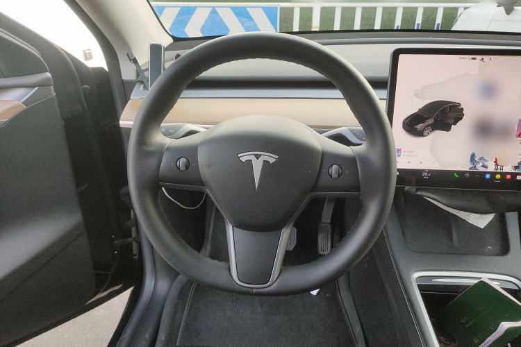 Used Tesla Model Y 2021 Standard Range Rear-Wheel Drive Version Steering Wheel