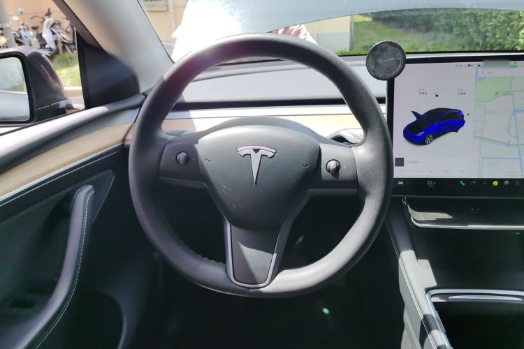Used Tesla Model Y 2021 Standard Range Rear-Wheel Drive Version Steering Wheel