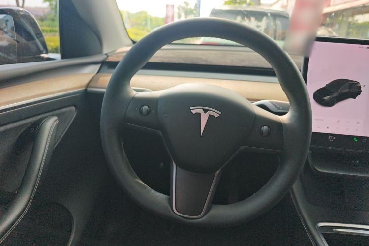 Used Tesla Model Y 2021 Standard Range Rear-Wheel Drive Version Steering Wheel