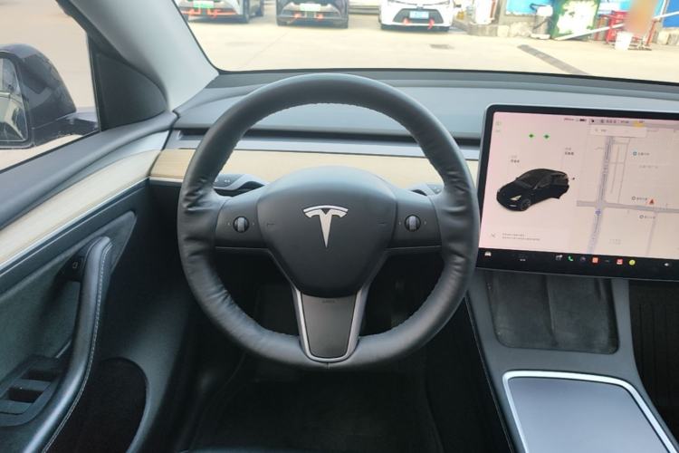 Used Tesla Model Y 2021 Standard Range Rear-Wheel Drive Version Steering Wheel