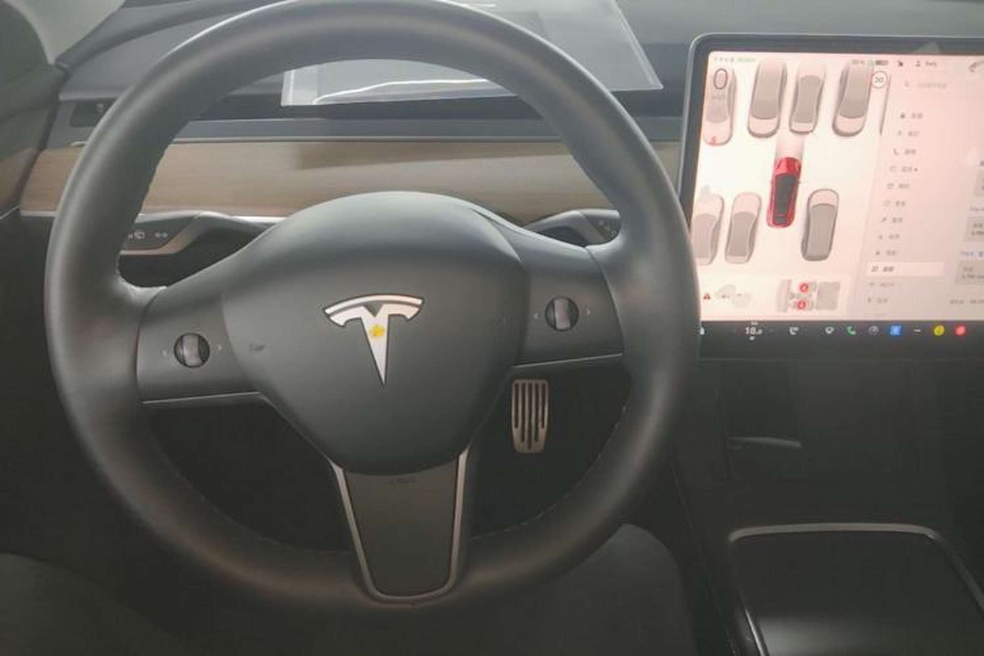 Used Tesla Model Y 2021 Standard Range Rear-Wheel Drive Version Steering Wheel