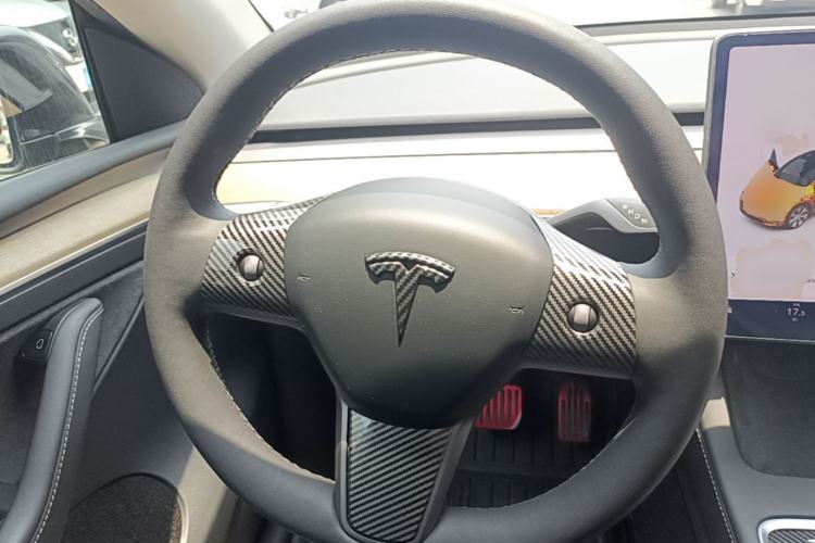Used Tesla Model Y 2021 Long-Range All-Wheel-Drive Version 3D7 Steering Wheel