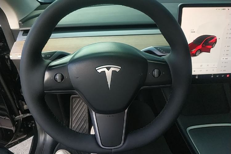 Used Tesla Model Y 2021 Standard Range Rear-Wheel Drive Version Steering Wheel