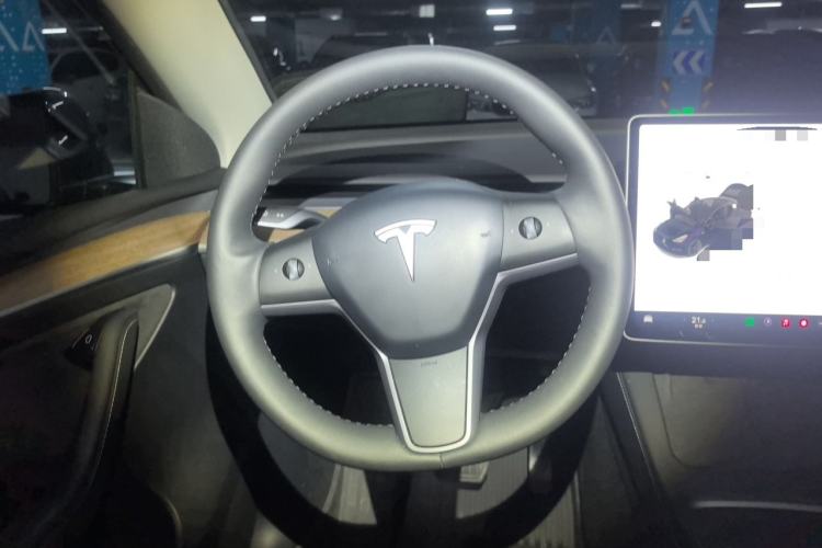 Used Tesla Model Y 2021 Standard Range Rear-Wheel Drive Version Steering Wheel