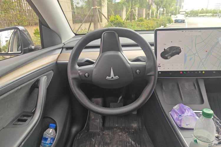 Used Tesla Model Y 2021 Standard Range Rear-Wheel Drive Version Steering Wheel