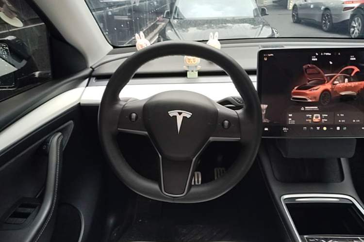 Used Tesla Model Y 2021 Performance High-Performance All-Wheel-Drive Version Steering Wheel