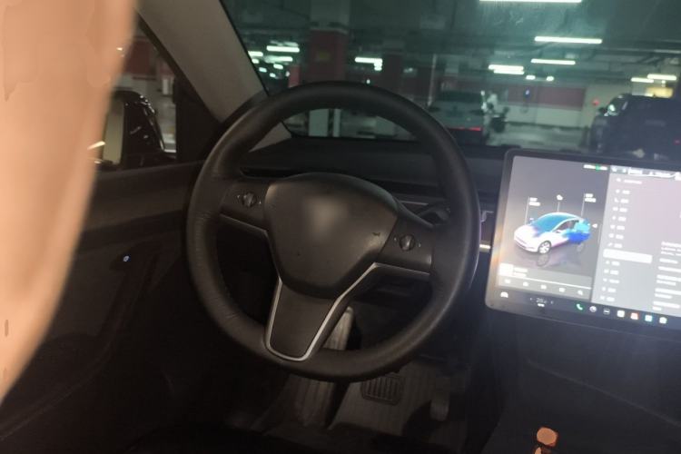 Used Tesla Model Y 2021 Revised Version 2 Long-Range All-Wheel-Drive Edition Steering Wheel