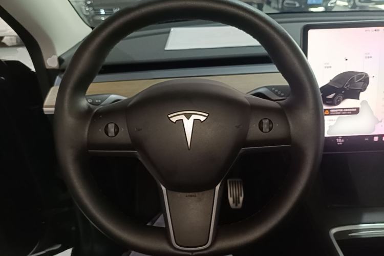 Used Tesla Model Y 2021 Standard Range Rear-Wheel Drive Version Steering Wheel