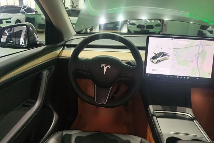 Used Tesla Model Y 2021 Long-Range All-Wheel-Drive Version 3D7 Steering Wheel