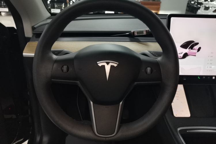 Used Tesla Model Y 2021 Long-Range All-Wheel-Drive Version 3D7 Steering Wheel