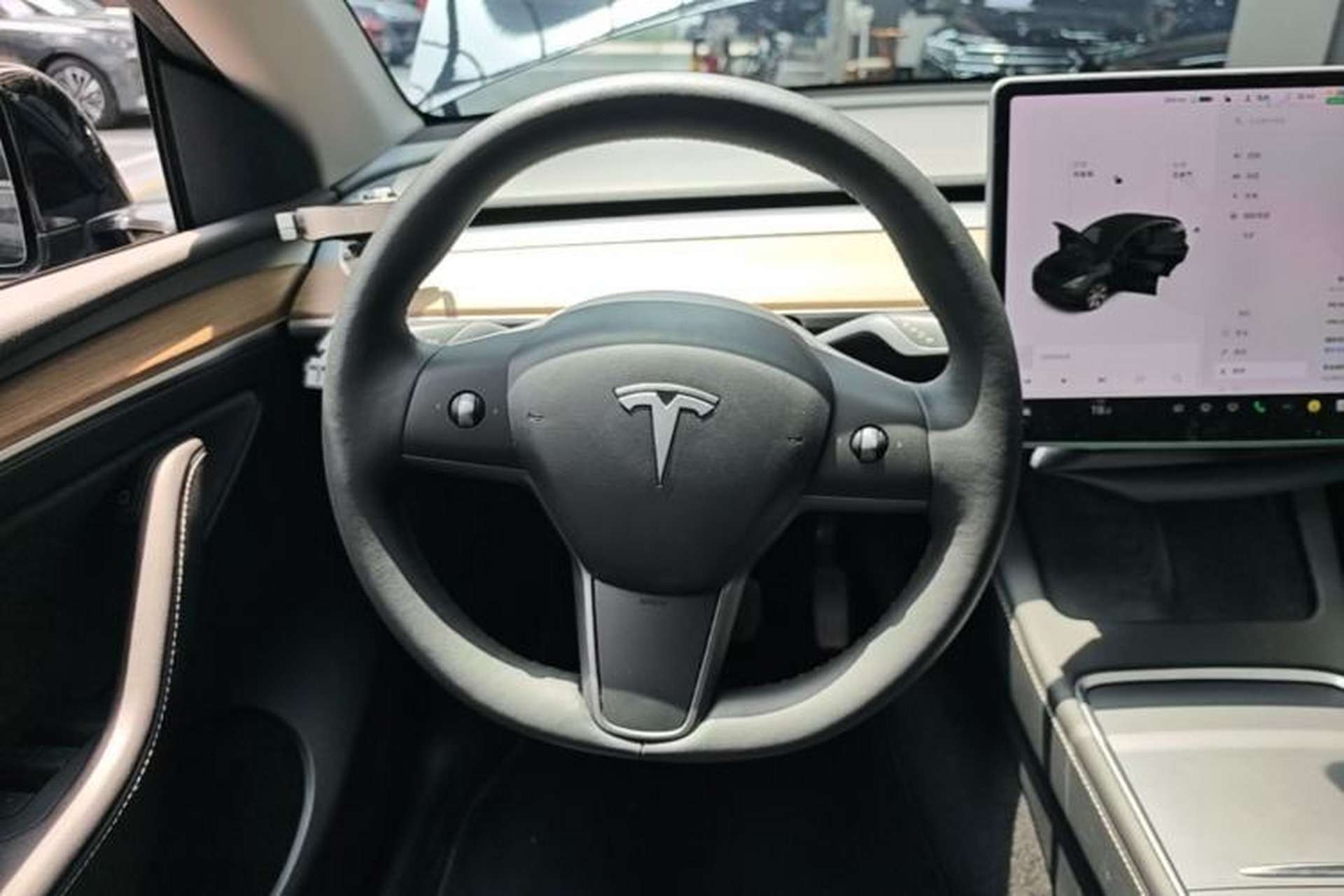 Used Tesla Model Y 2021 Standard Range Rear-Wheel Drive Version Steering Wheel