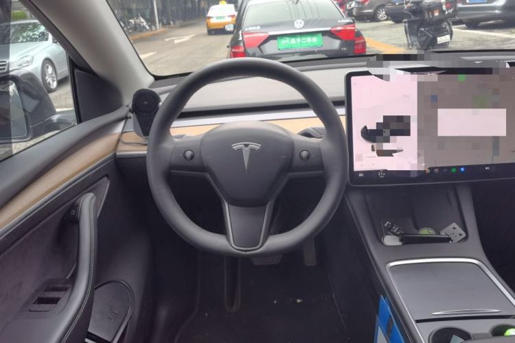 Used Tesla Model Y 2021 Standard Range Rear-Wheel Drive Version Steering Wheel