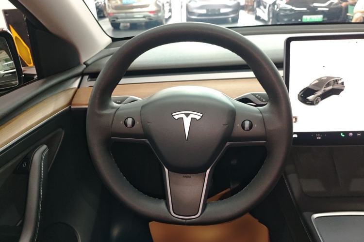 Used Tesla Model Y 2021 Standard Range Rear-Wheel Drive Version Steering Wheel