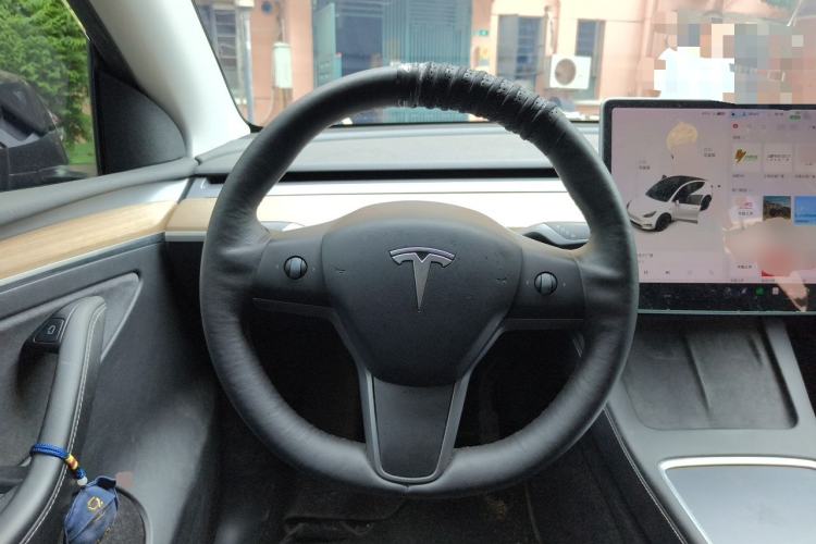 Used Tesla Model Y 2021 Standard Range Rear-Wheel Drive Version Steering Wheel