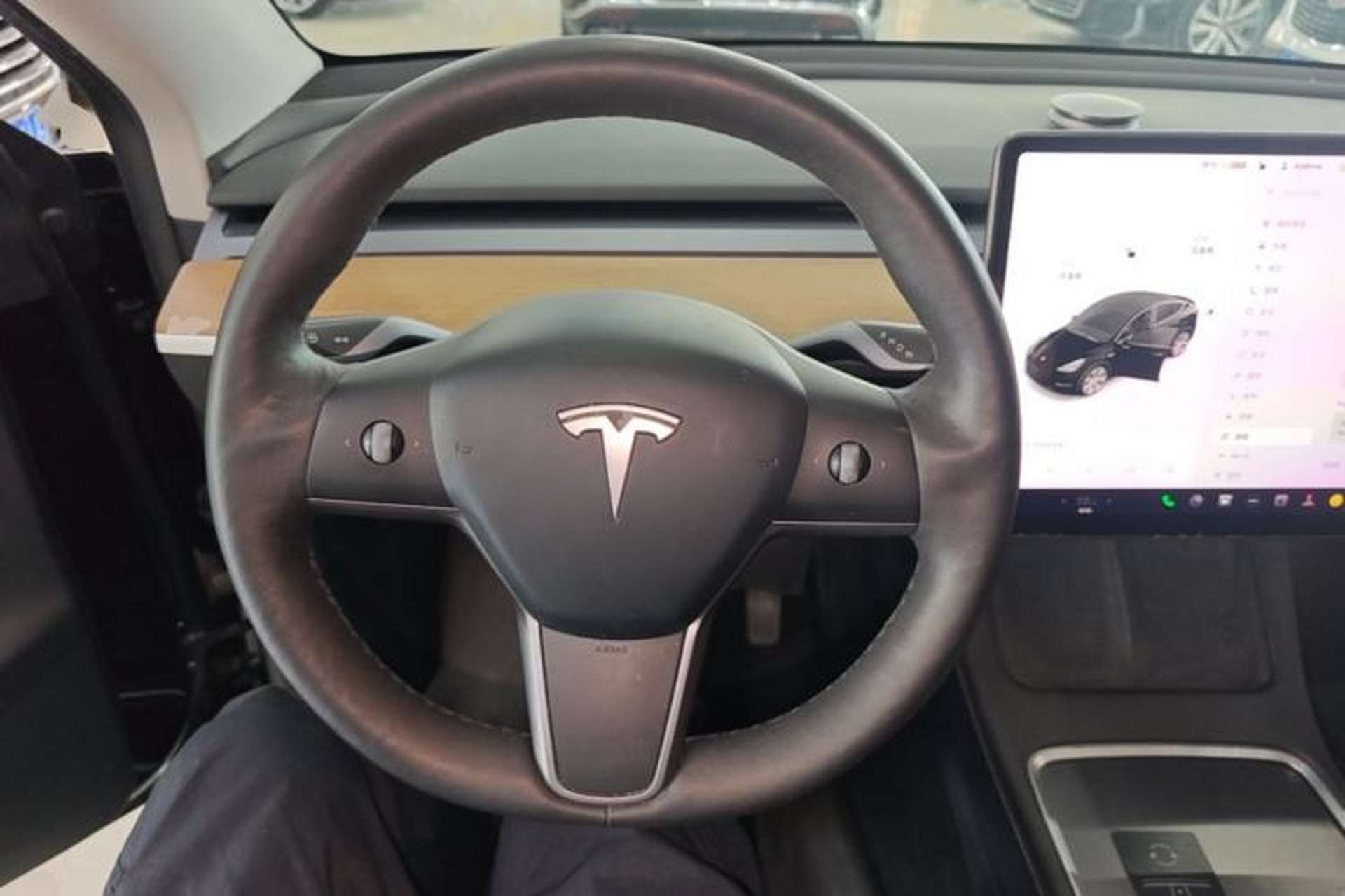 Used Tesla Model Y 2021 Long-Range All-Wheel-Drive Version Steering Wheel