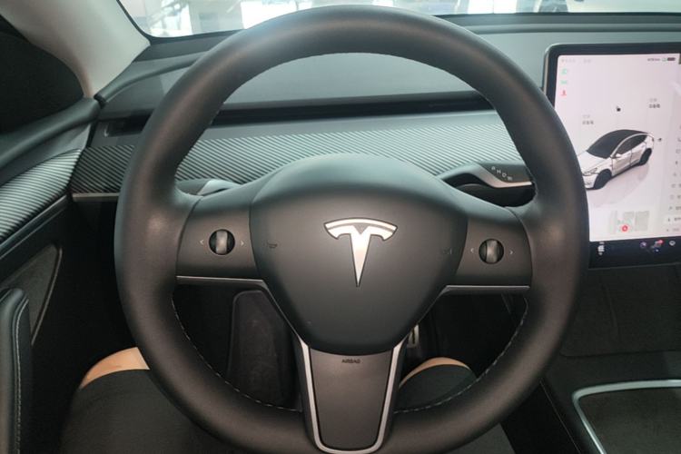 Used Tesla Model Y 2021 Performance High-Performance All-Wheel-Drive Version Steering Wheel