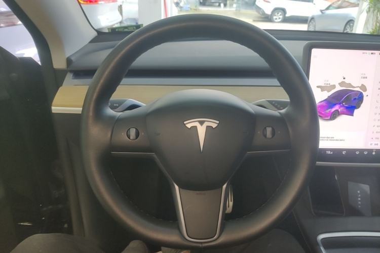Used Tesla Model Y 2021 Standard Range Rear-Wheel Drive Version Steering Wheel