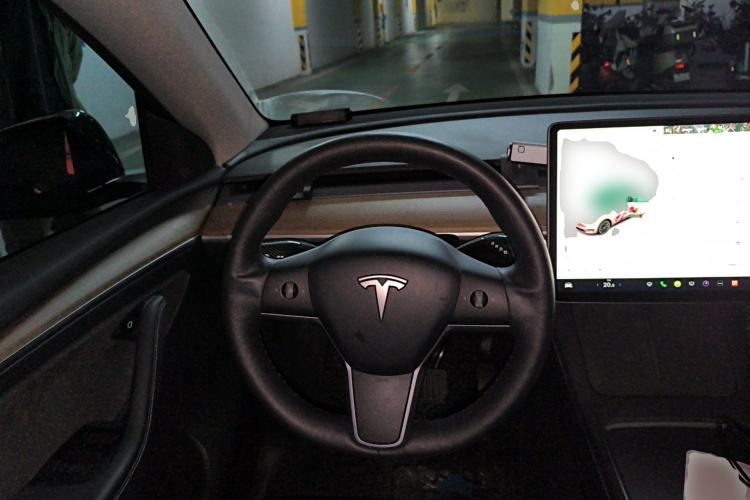 Used Tesla Model Y 2021 Long-Range All-Wheel-Drive Version 3D7 Steering Wheel