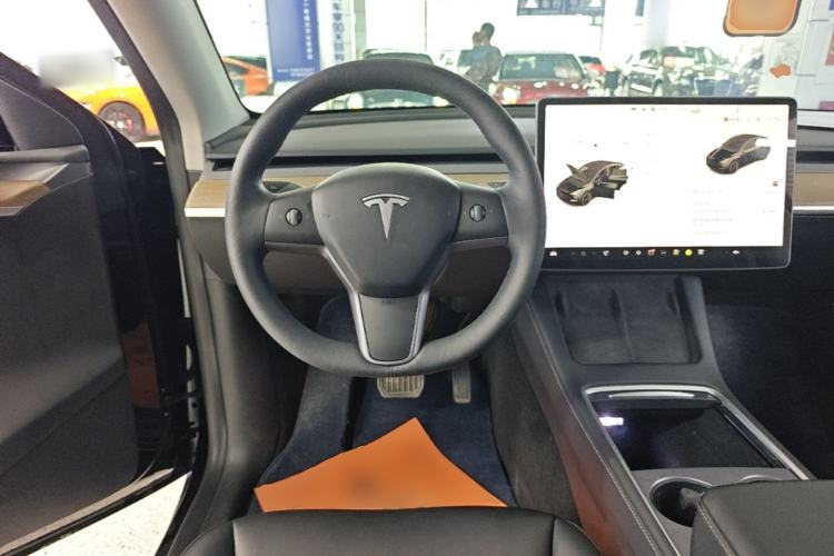 Used Tesla Model Y 2021 Standard Range Rear-Wheel Drive Version Steering Wheel