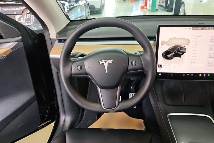 Used Tesla Model Y 2021 Performance High-Performance All-Wheel-Drive Version Steering Wheel