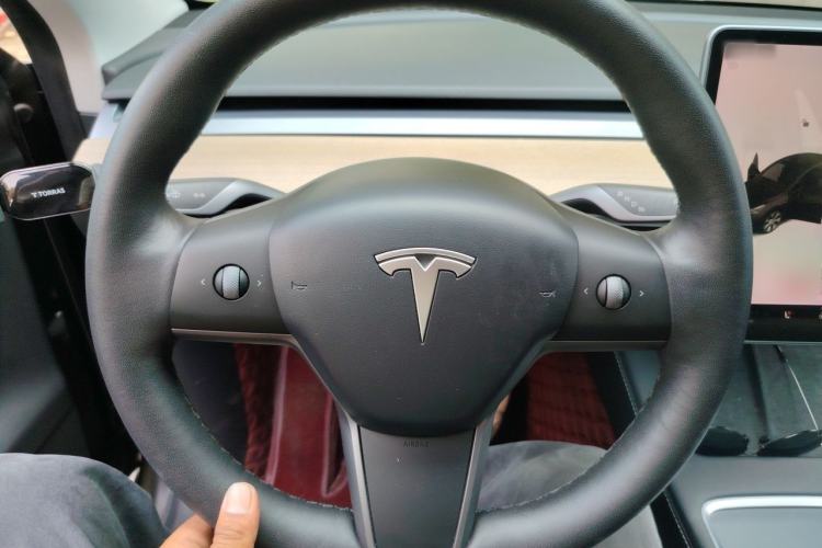 Used Tesla Model Y 2021 Standard Range Rear-Wheel Drive Version Steering Wheel