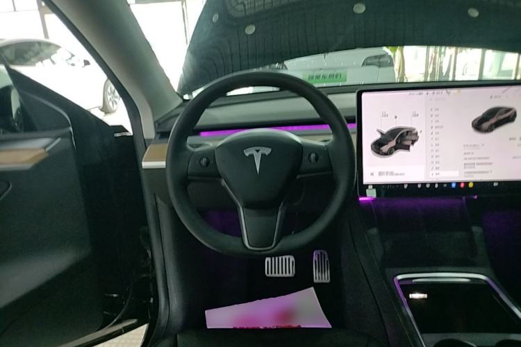 Used Tesla Model Y 2021 Standard Range Rear-Wheel Drive Version Steering Wheel