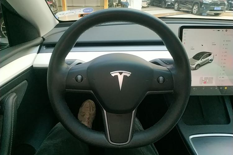 Used Tesla Model Y 2021 Standard Range Rear-Wheel Drive Version Steering Wheel